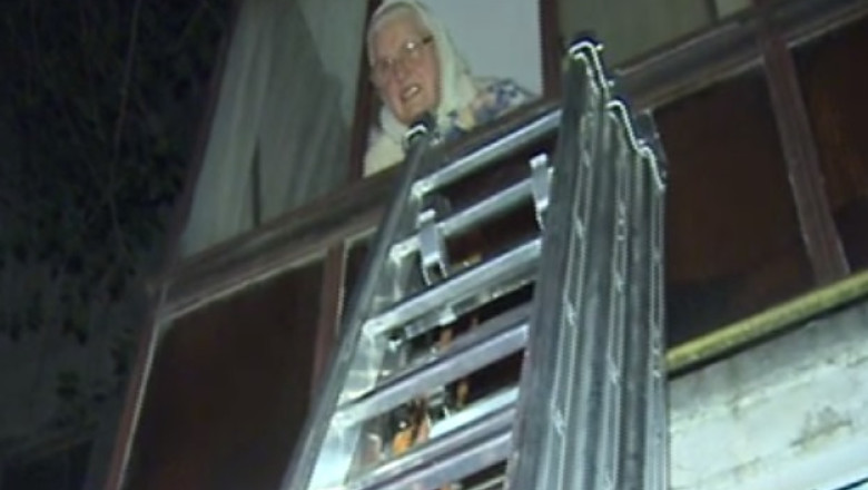 O fosta profesoara din Arad si-a incendiat propria garsoniera. Ea amenintase ca va da foc intregului bloc Imagine