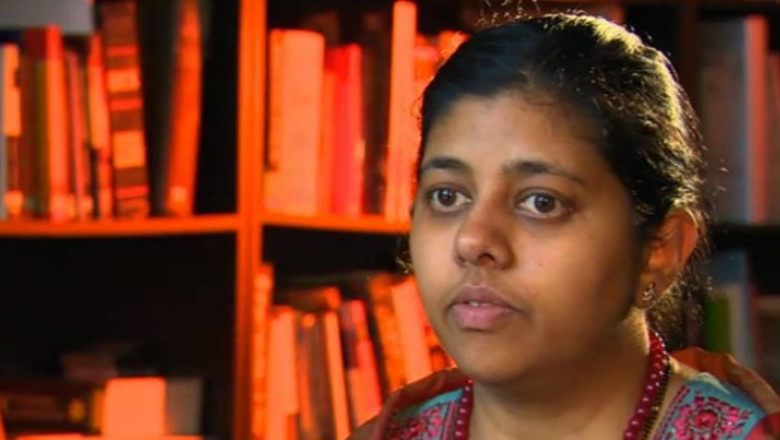 O indianca le da meditatii pentru bacalaureat tinerilor din Bucuresti Imagine