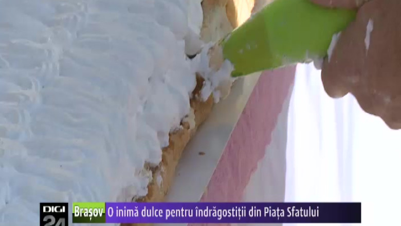 O inima dulce pentru indragostitii din Piata Sfatului Imagine