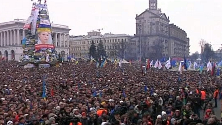 O luna de proteste la Kiev. 40.000 de manifestanti pro-europeni cer demisia guvernului Ucrainei Imagine