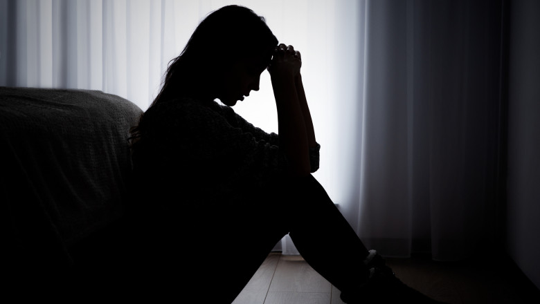 O mama de 26 de ani din Satu Mare s-a sinucis. Femeia se intorsese recent in tara si ar fi intrat in depresie Imagine