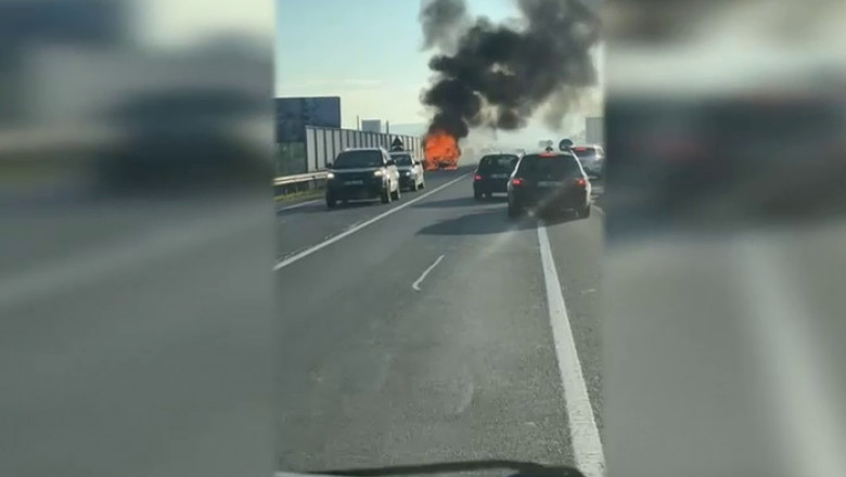 O masina a luat foc in mers pe soseaua de centura a Clujului Imagine