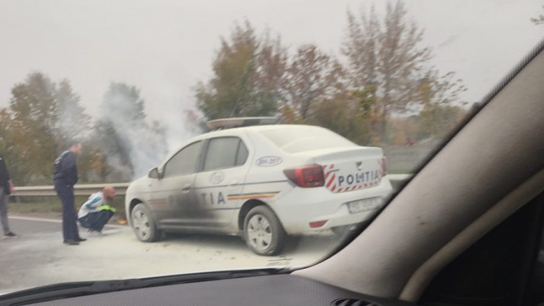 O masina de politie care tocmai iesise din service a luat foc in mers, in Oradea Imagine