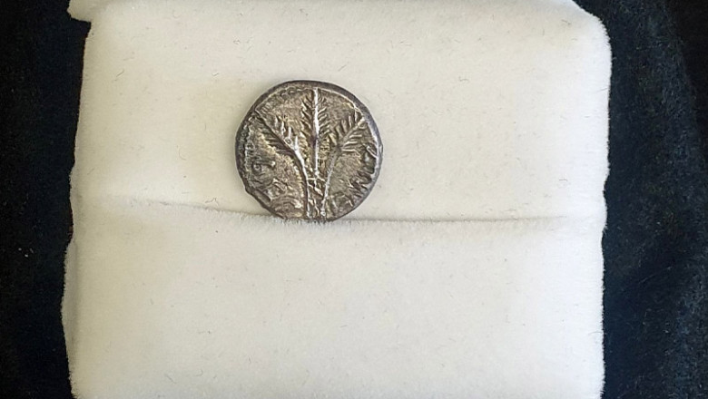 O moneda extrem de rara, care valoreaza peste 1 milion $, s-a intors in Israel dupa ce a fost cautata 20 de ani de agentii secreti Imagine