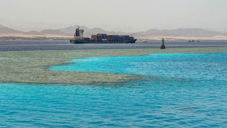 O nava comerciala a fost lovita de o drona lansata de rebelii houthi in largul coastelor Yemenului Imagine