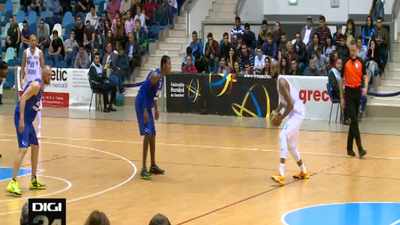 O noua infrangere pentru baschetbalisti. CSM Oradea - SCM "U" Craiova, 75- 68   Imagine