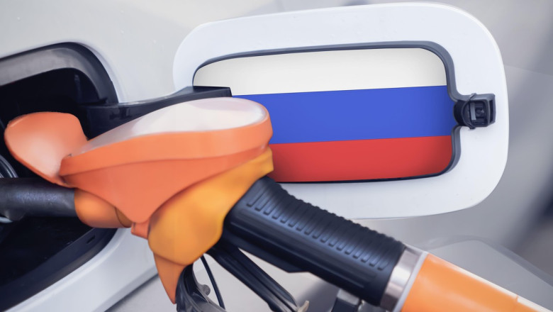 O noua lovitura pentru Vladimir Putin. UE va aplica din 3 septembrie un plafon dinamic pentru preturile petrolului rusesc Imagine