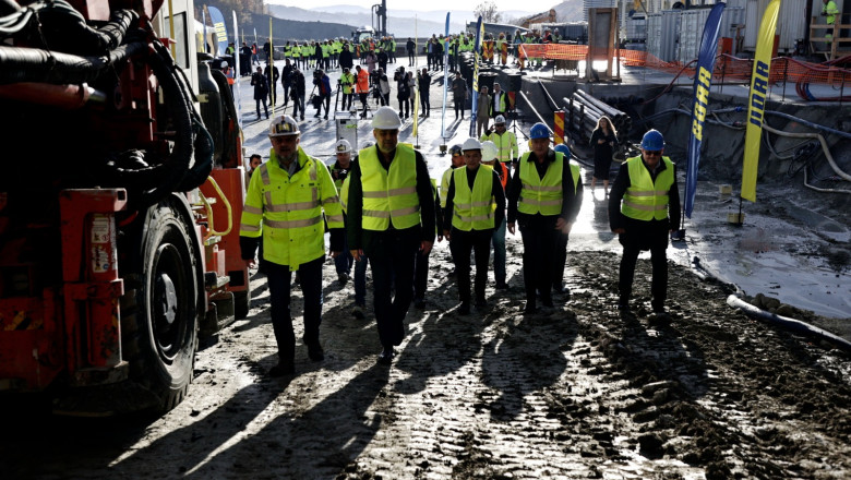 O noua portiune din Autostrada Sibiu-Pitesti ar putea fi gata in 2024. Grindeanu: „Lucrarile inainteaza foarte bine” Imagine