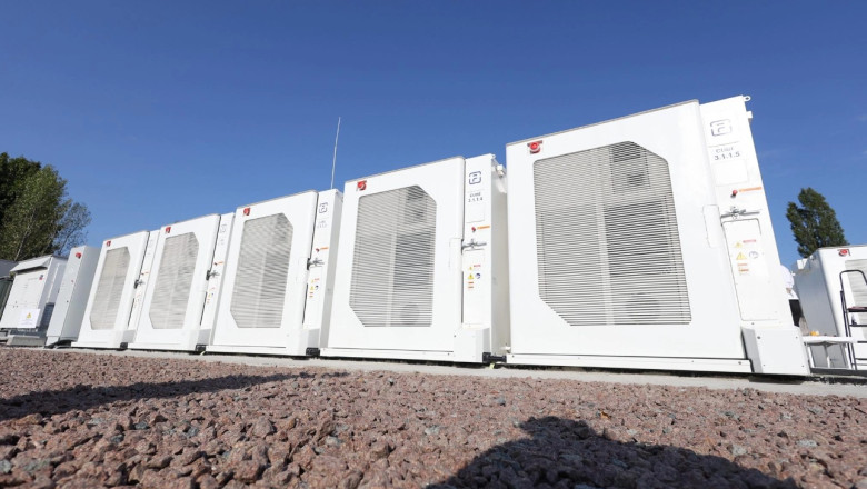 O noua strategie pentru cea mai grea iarna de razboi. Reteaua secreta de baterii uriase ce tin in viata sistemul energetic al Ucrainei Imagine