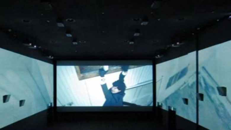 O noua tehnologie in Coreea de Sud: sala de cinema cu ecranul pe trei laturi Imagine