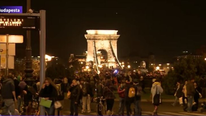 O noua zi de proteste in Ungaria, fata de taxa pe internet. Ultimatumul dat Guvernului expira in aceasta seara Imagine