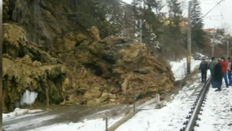 O parte din cascada de la Toplita s-a prabusit Imagine