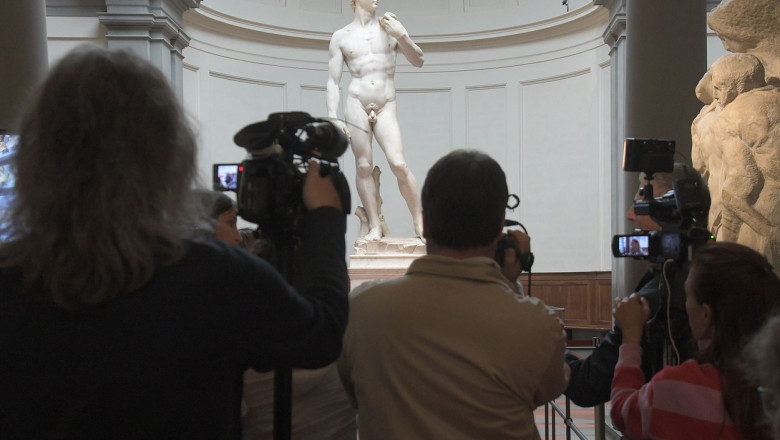 O profesoara care le-a prezentat statuia lui David elevilor de a VI-a a fost acuzata ca le-a aratat „pornografie” si a fost concediata Imagine