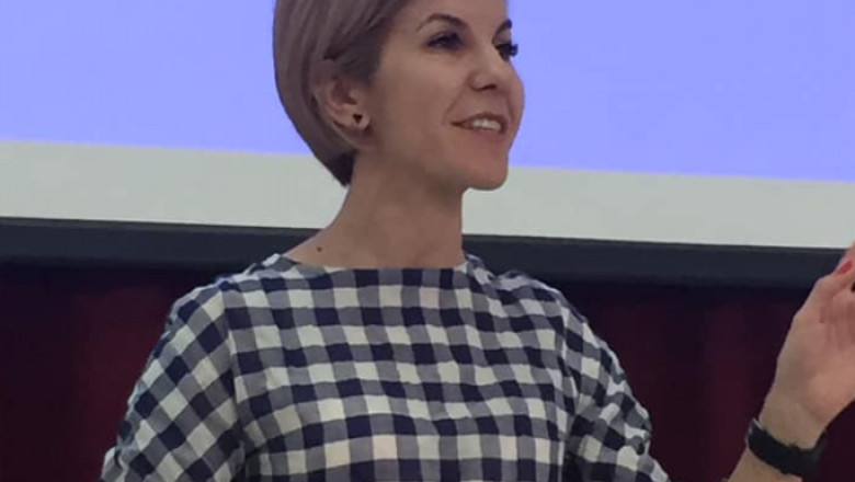 O profesoara din Focsani a intrat in topul celor mai buni profesori din lume si are sansa sa castige un milion de euro Imagine