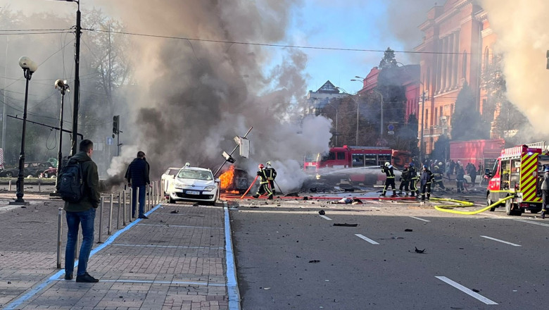 O racheta a cazut aproape de ambasada Romaniei din Kiev. Aurescu: Personalul este in siguranta Imagine