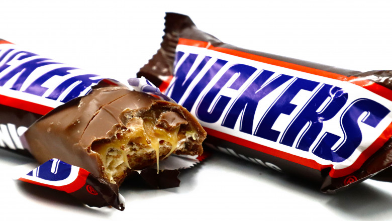 O reclama la un baton Snickers i-a scos din minti pe chinezi Imagine