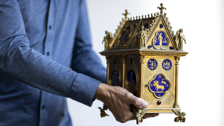 O relicva care ar contine sangele lui Hristos a fost recuperata dupa ce fusese furata dintr-o manastire din Franta Imagine