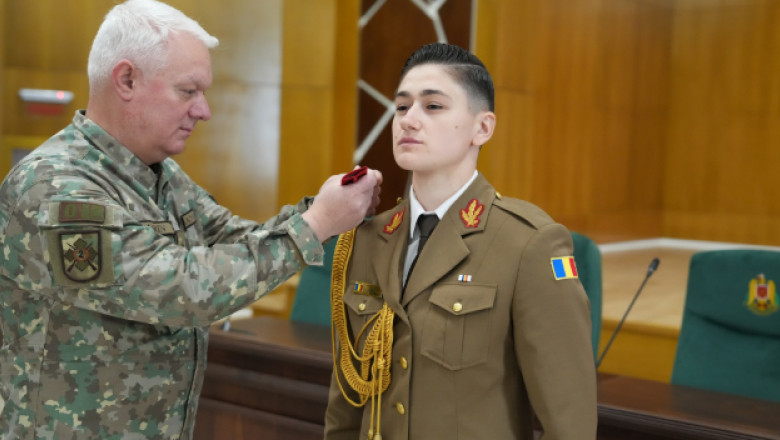 O romanca absolventa a Academiei „West Point” a primit gradul de sublocotenent. „Am sa fiu un ofiter care serveste Romania cu onoare” Imagine