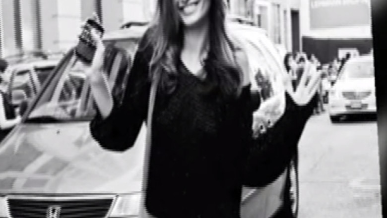 O romanca are lumea modei la picioare Imagine