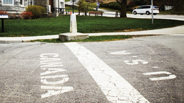 O romanca insotita de sase copii a fost retinuta in Canada. Femeia a incercat sa treaca ilegal granita dinspre SUA Imagine