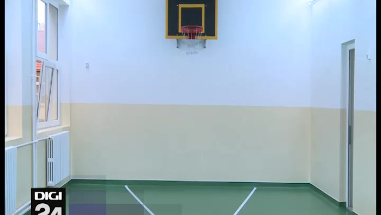 O sala de sport pentru 500 de copii a fost amenajata la scoala "Ioan Slavici" din Oradea Imagine