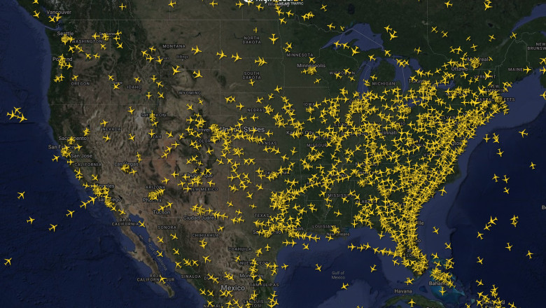 O simulare de la Flightradar arata situatia creata de pana informatica in spatiul aerian deasupra Americii Imagine