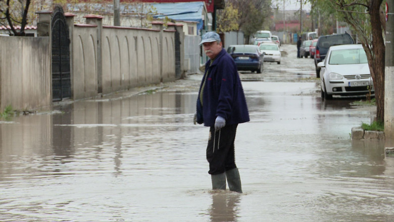 O strada din Galati, la mila ploilor Imagine