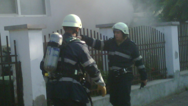 O strada intreaga din Timisoara, ridicata in picioare de pompieri: incendiu! Imagine