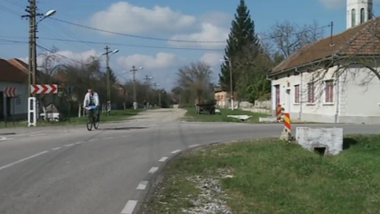 O suta de localitati din Romania sunt pazite doar de caini. Politistii au plecat in cautarea unui trai mai bun Imagine