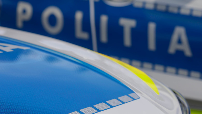 O tanara a fost amendata si s-a ales cu permisul suspendat, dupa ce a acrosat o motocicleta a Politiei Rutiere Imagine