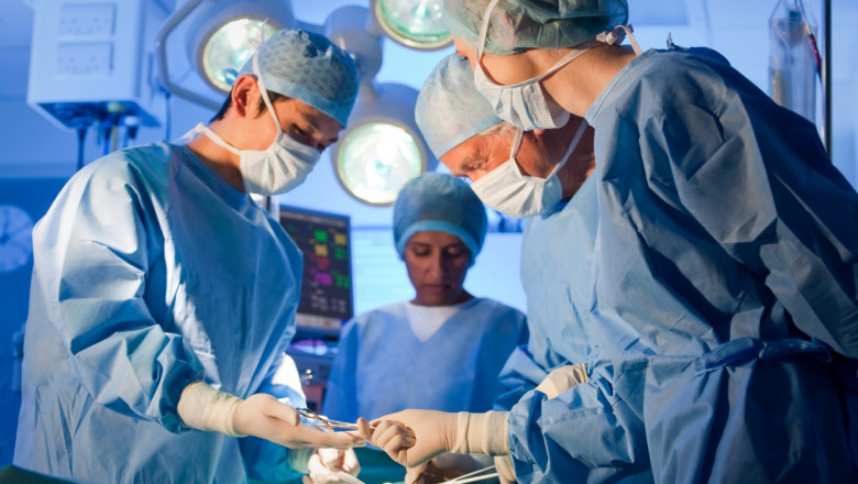 O tanara cu un chist ovarian de 100 de kilograme i-a uimit pe medici. „Tumora avea un diametru de un metru” Imagine