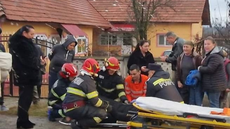 O tanara din Gorj a fost grav ranita de roata unui microbuz care s-a desprins in mers. Politia a deschis dosar penal Imagine