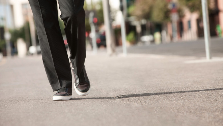 O tara europeana limiteaza viteza pietonilor la 6 km/h pentru a preveni accidentele pe trotuare Imagine