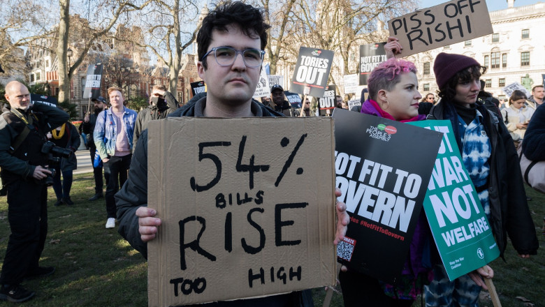 O treime dintre britanici trebuie sa aleaga intre mancare si incalzire. Facturile la energie vor depasi 4.200 de lire sterline pe an Imagine