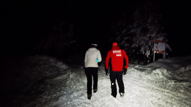 O turista din Elvetia s-a ratacit in Bucegi si a umblat ore in sir prin zapada pana la genunchi Imagine