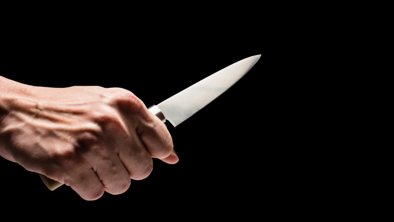 O ucraineanca si-a ucis sotul cu un cutit de bucatarie, intr-un apartament din Bucuresti. Tot femeia a sunat la 112 Imagine