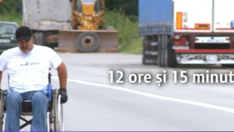 OAMENI. Protest in scaunul cu rotile. Un barbat a parcurs 50 de kilometri in 12 ore Imagine