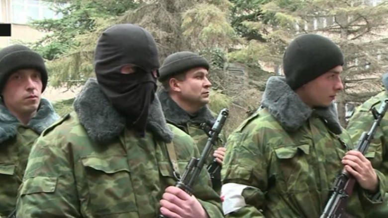 „Oamenii verzi” din Ucraina. Kievul sustine ca are dovezi ca militarii care actioneaza in estul tarii sunt rusi Imagine