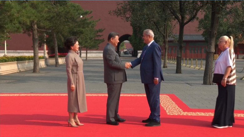 Oana Toiu, reactie dupa ce Nastase s-a pozat cu dictatorii lumii: Romania nu este reprezentata de politicieni care se asaza langa Putin Imagine