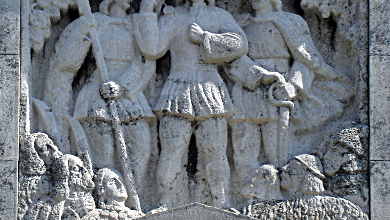 Obeliscul lui Horea, Closca si Crisan, profanat din nou de necunoscuti Imagine