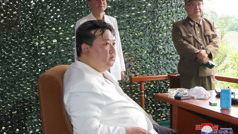 Obiectul misterios de pe masa lui Kim Jong Un. „Este foarte posibil sa fi fost introdus in mod secret” Imagine
