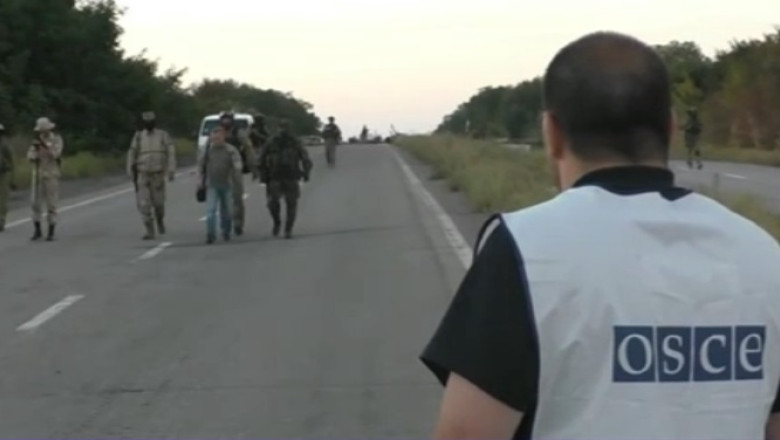 Observatori OSCE, impiedicati sa inspecteze camioane trimise de Rusia la Lugansk Imagine