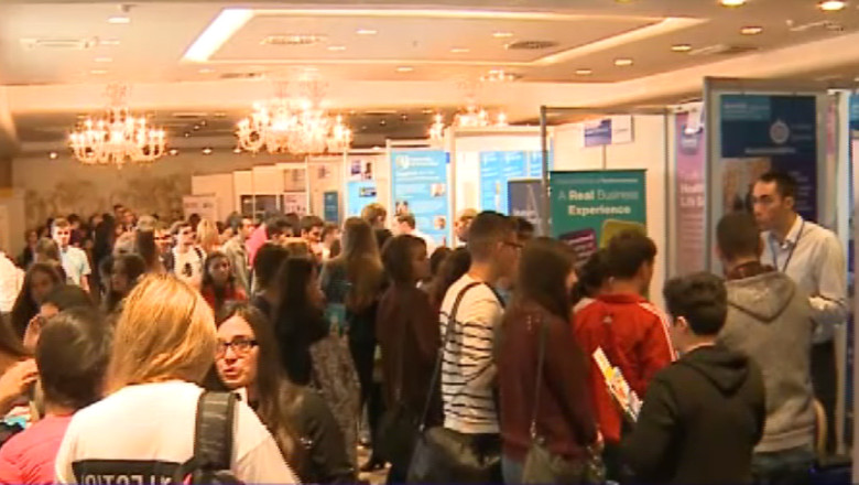 Oferte de studiu in strainatate. Mii de tineri au participat la Targul international de universitati de la Iasi Imagine