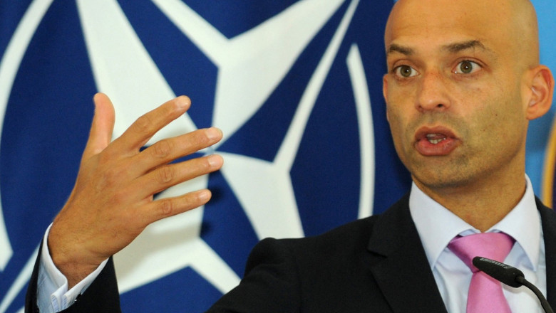 Oficial NATO: „Operatiunea Rusiei in Romania a fost o inselaciune, o campanie ampla, pentru a afecta in secret alegerile” Imagine