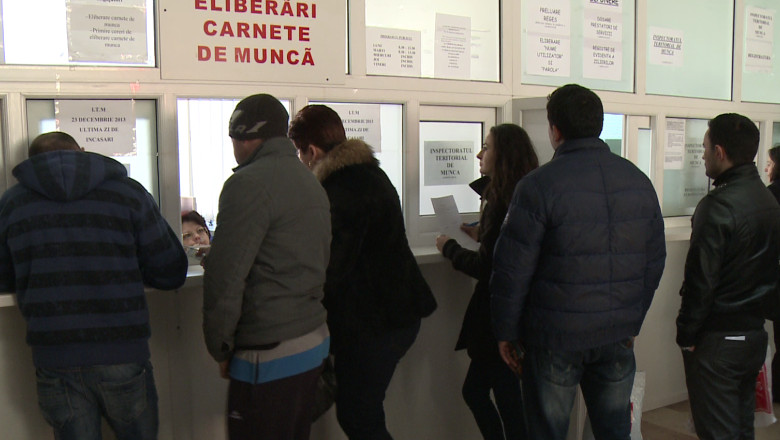 Oficial, se munceste doar cateva ore zilnic. Angajatorii recunosc ca prefera salarizarea "la gri" pentru a putea supravietui Imagine