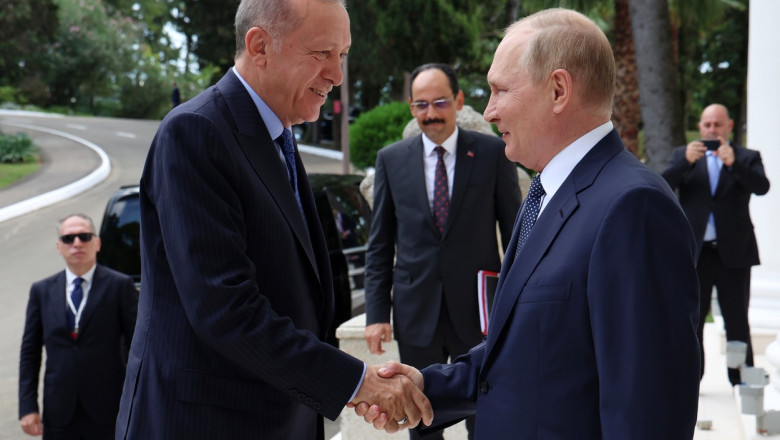 Oficial turc: Putin si Erdogan se vor implica in conflictul dintre Armenia si Azerbaidjan si vor discuta problema la Samarkan Imagine
