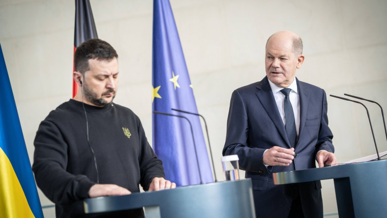 Olaf Scholz, despre invitarea Ucrainei sa adere la NATO: „O tara aflata in razboi nu poate absolut deloc sa devina membra” Imagine