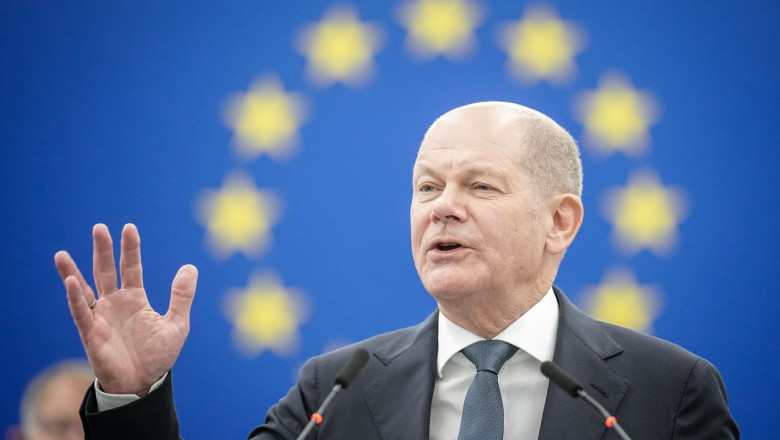 Olaf Scholz, discurs la Strasbourg: Putin isi scoate astazi la parada soldatii, tancurile si rachetele. Nu trebuie sa fim intimidati Imagine