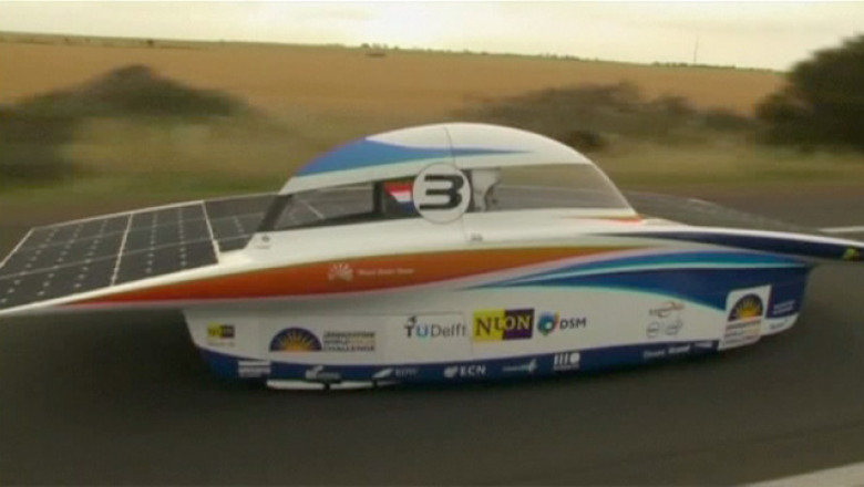 Olanda a castigat raliul masinilor care functioneaza cu energie solara Imagine