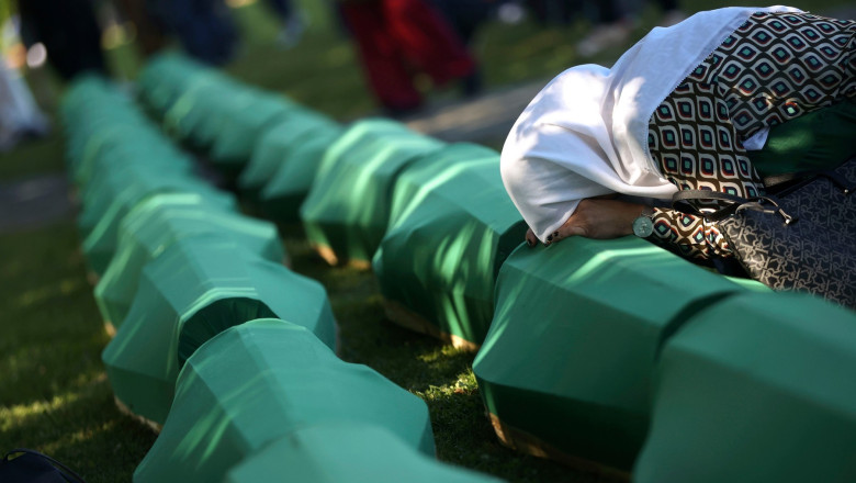 Olanda prezinta scuze pentru masacrul de la Srebrenica, din fosta Iugoslavie. „Nu va putem usura aceasta suferinta” Imagine
